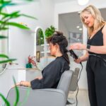 Jak urządzić salon fryzjerski w stylu skandynawskim?