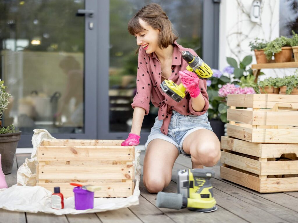 Cuda z drewna do ogrodu – 36 pięknych i łatwych projektów DIY