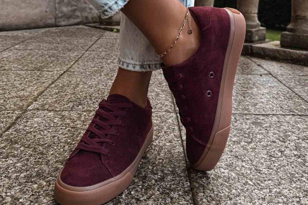 jesienne buty sportowe bordowe 